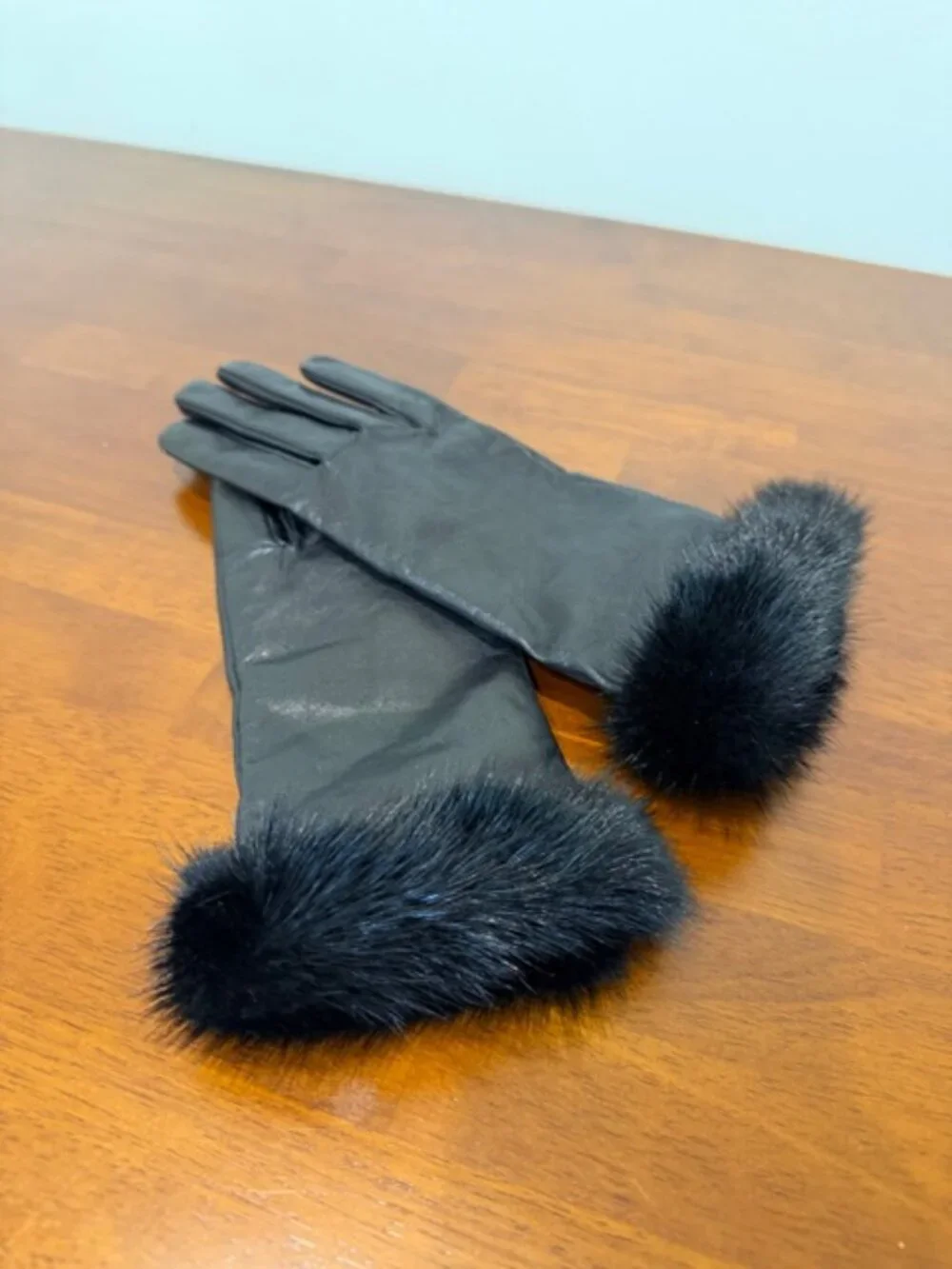 Leather Cashmere Lining Women’s Gloves Used.